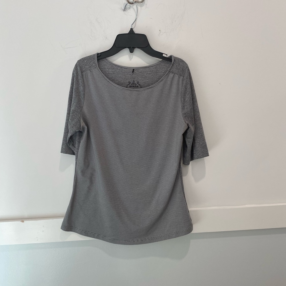Women’s Prana shirt size L